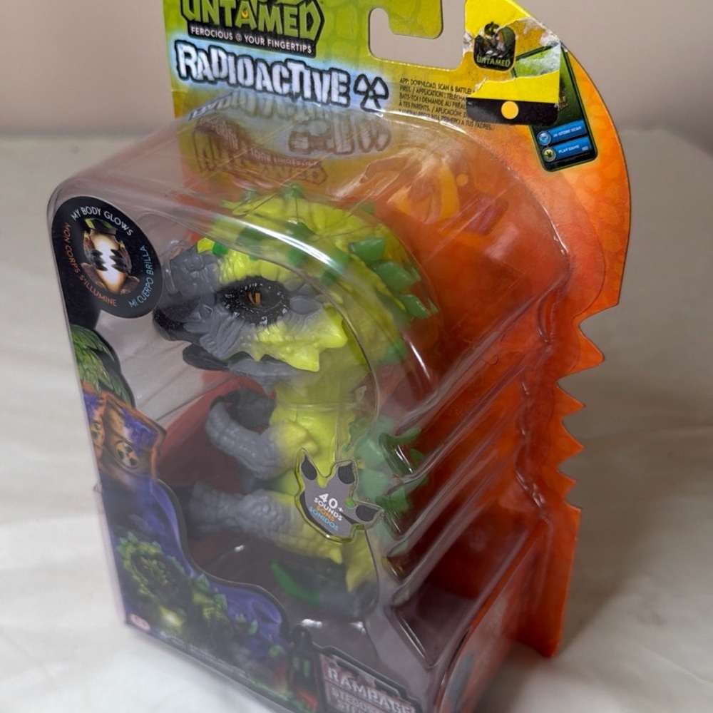 Rampage Stegosaurus Action Figure - Green & Gray - Picture 2 of 7